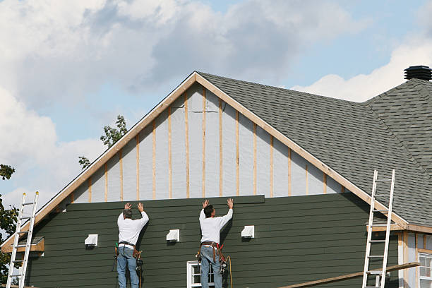 Professional Vinyl Siding technician working in Somerdale, OH